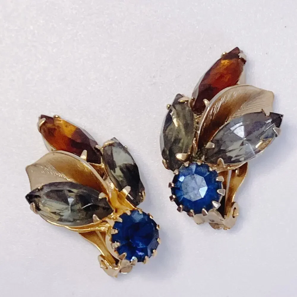 Vintage Signed Weiss Mid Century Rhinestone Clip Earrings Blue Gray Leaf Spray